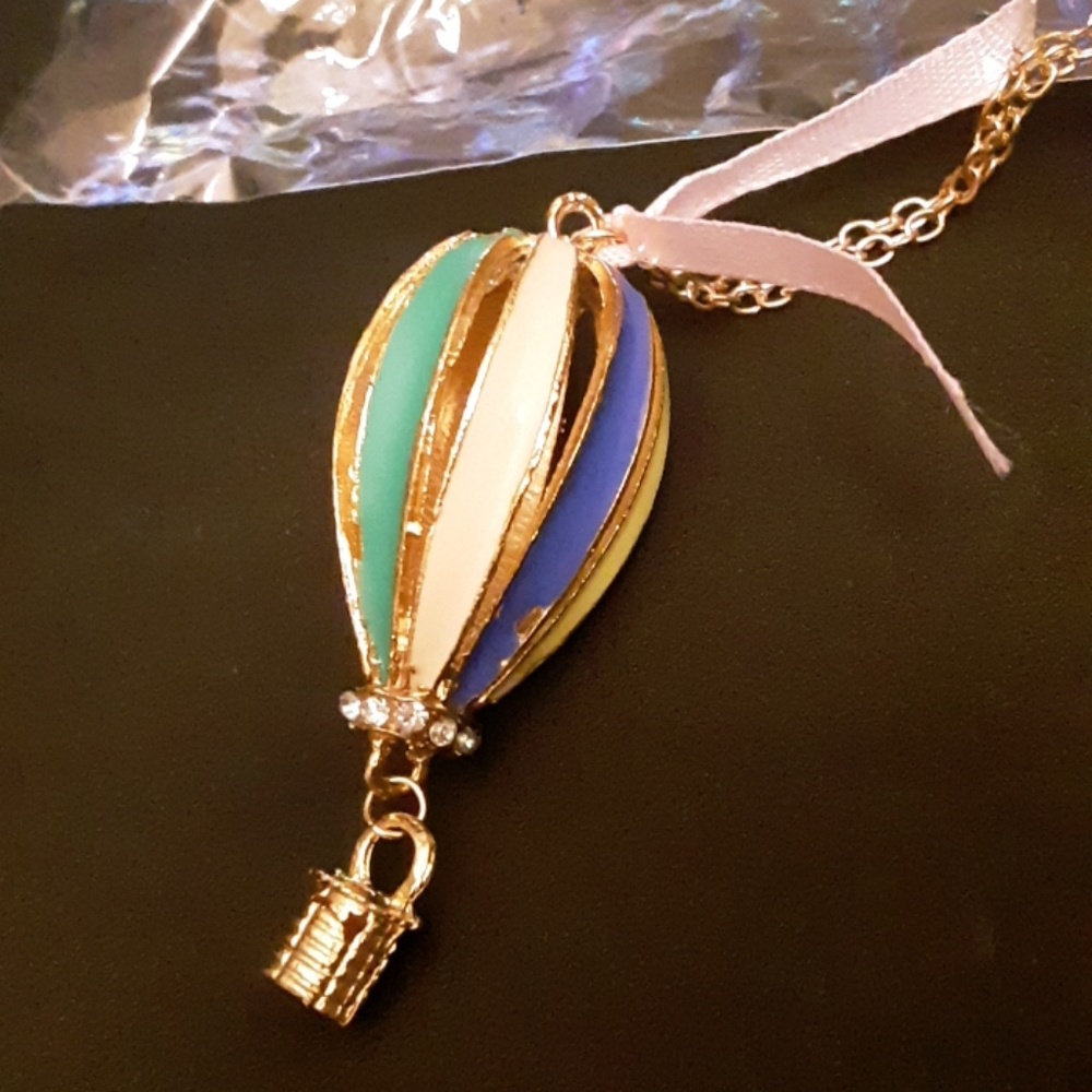 😍 Hot Air Balloon Statement Necklace - Picture 4 of 5